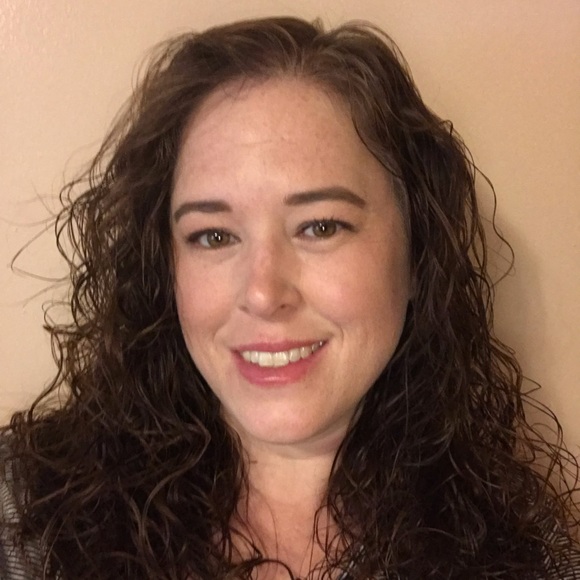 Meet your Posher, Julie - Picture 2 of 2